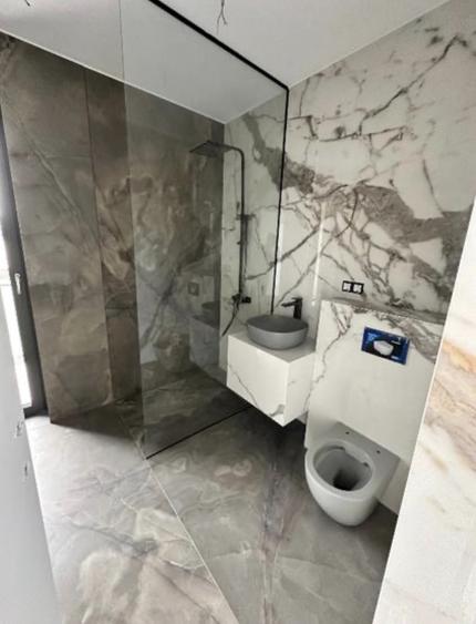 Casă individuală cu 4 camere cu Canalizare în Tunari