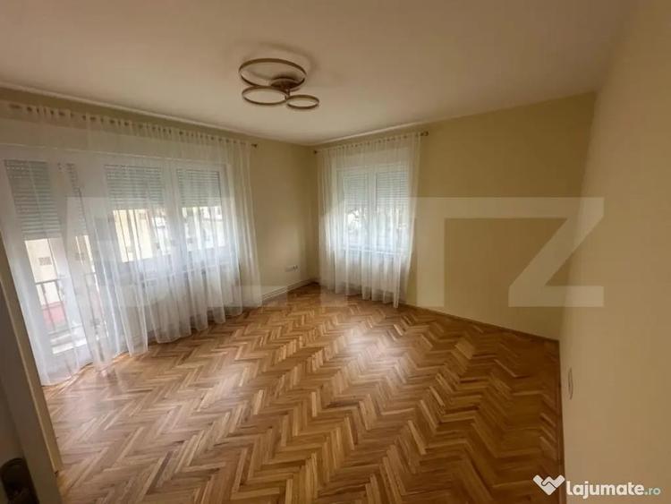 Apartament cu 4 camere decomandat în Titulescu