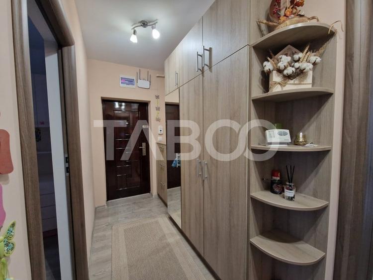 Apartament cu 3 camere decomandat, mobilat în Turnișor