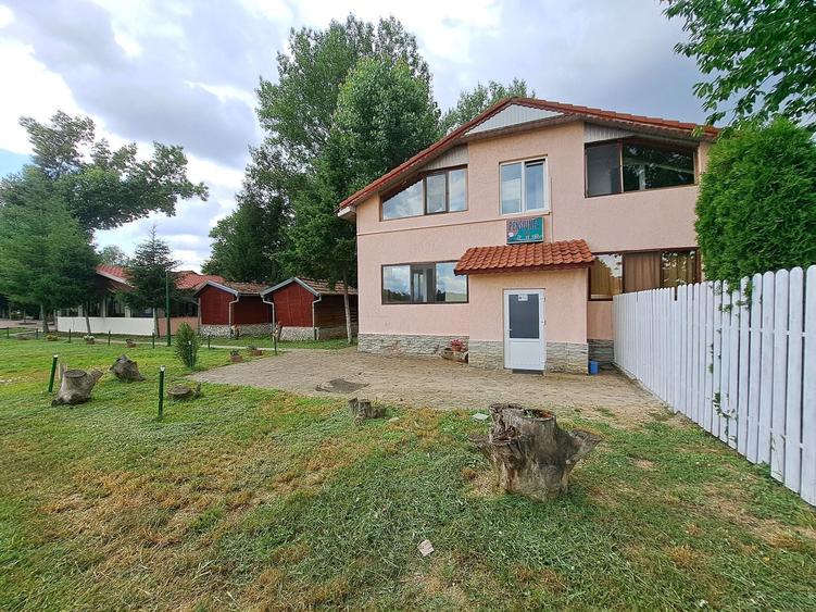 Casă cu 4 camere în Bârzești