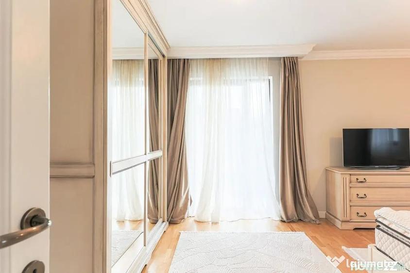 Casă cu 5 camere cu Teren 580 Mp în Subcetate