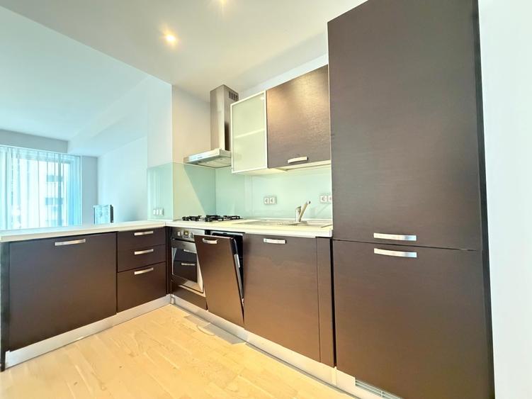 Apartament cu 2 camere semidecomandat în P-ța Dorobanți