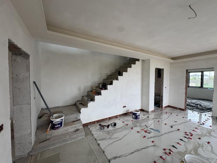 Duplex cu 5 camere cu Canalizare în Chișoda