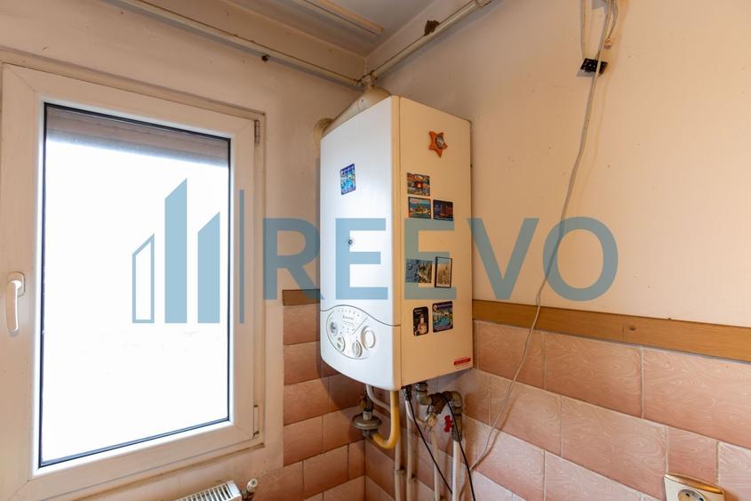 Apartament cu 3 camere semidecomandat, mobilat în Narcisa