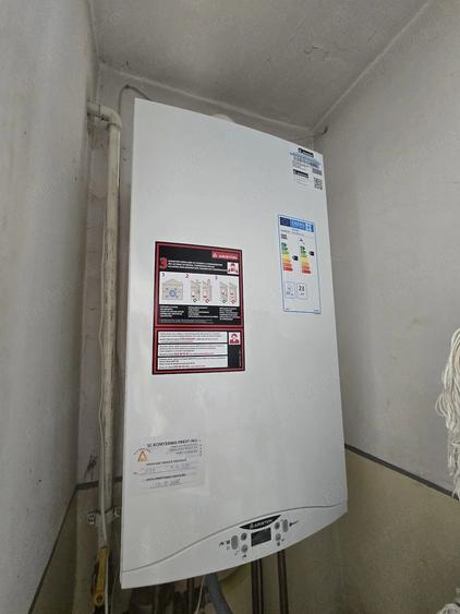 Apartament cu 4 camere semidecomandat în Moroasa 1