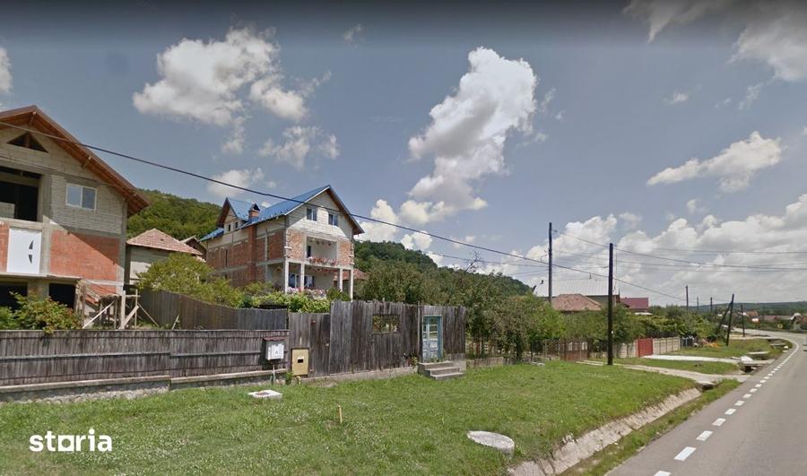 Casă cu 4 camere cu Teren 2513 Mp în Bascov