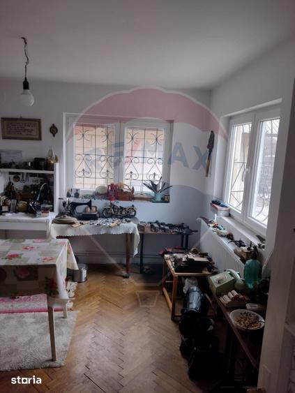 Casă cu 6 camere cu Teren 1000 Mp în Tărtășești