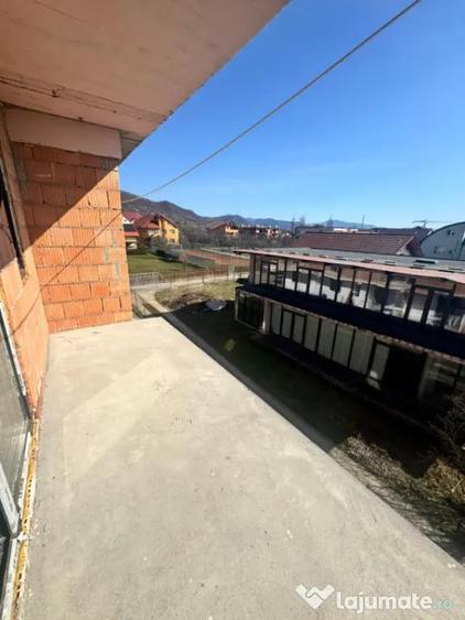Garsonieră în Vest
