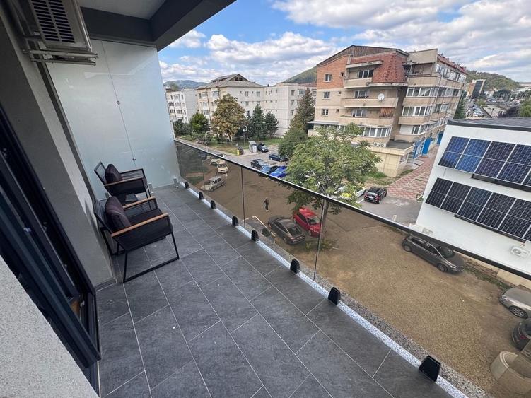 Apartament cu 2 camere decomandat în Exterior Vest