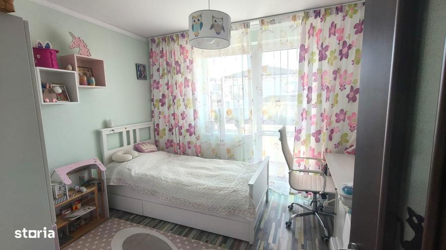 Apartament cu 3 camere decomandat, mobilat în Podu Roș