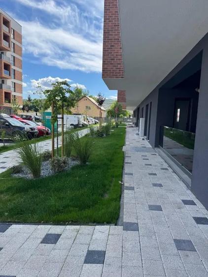 Apartament cu 2 camere semidecomandat în Florești