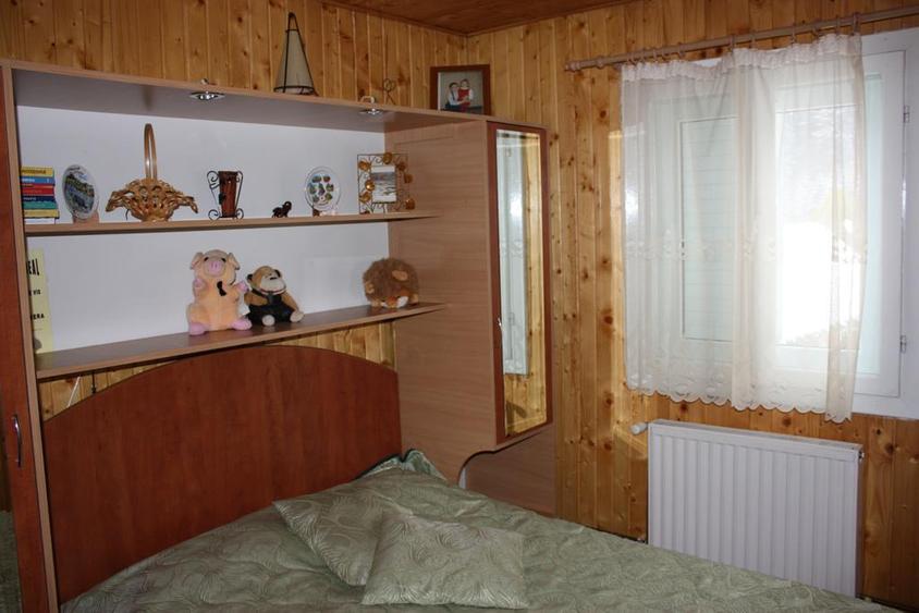 Casă individuală cu 5 camere în Clăbucet
