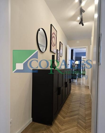 Apartament cu 3 camere semidecomandat, mobilat în Circumvalațiunii