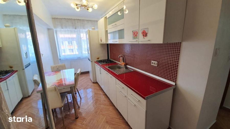 Garsonieră decomandată în Central