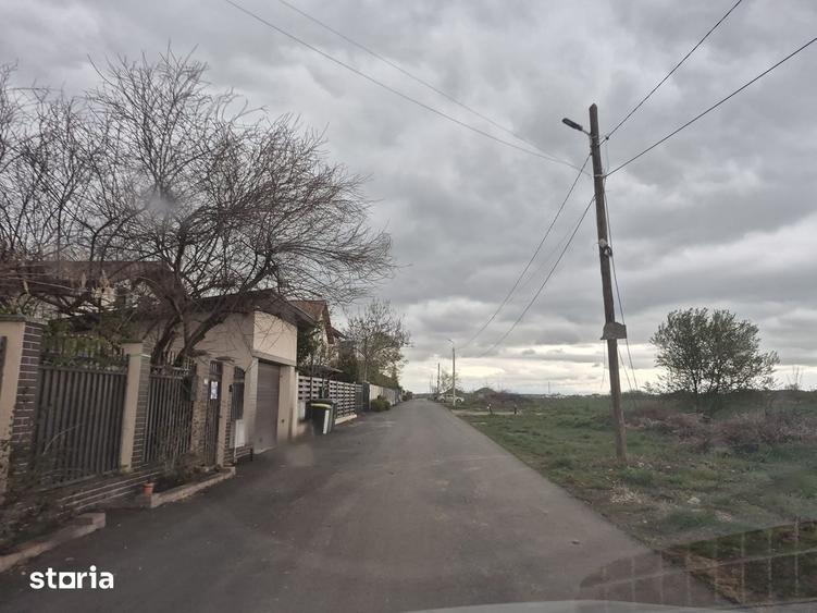 Teren de 700 mp, în Balotești