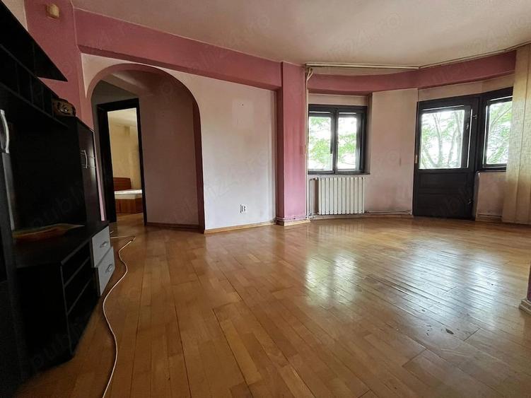 Apartament cu 3 camere decomandat în Dorobanților