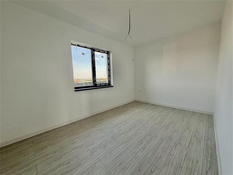 Casă individuală cu 4 camere cu Teren 400 Mp în Miroslava