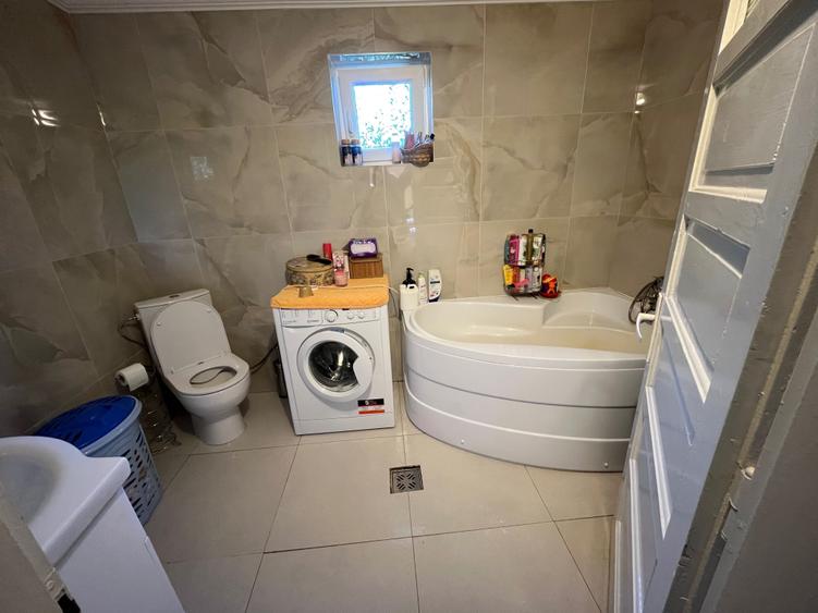 Casă cu 2 camere în Central