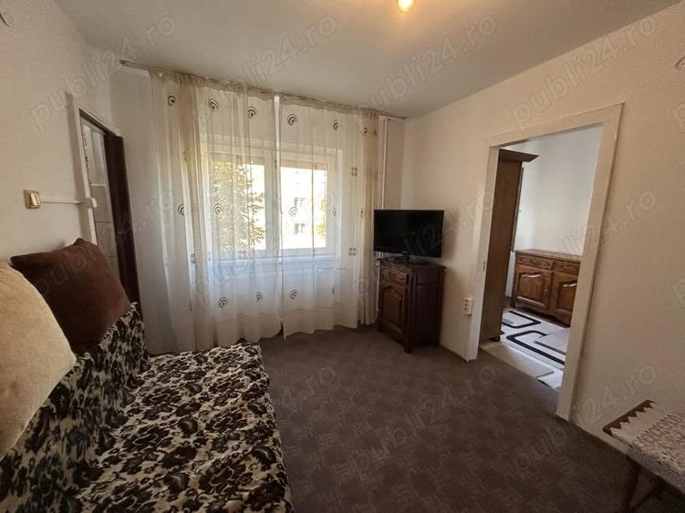 Apartament cu 2 camere semidecomandat în Grădiște