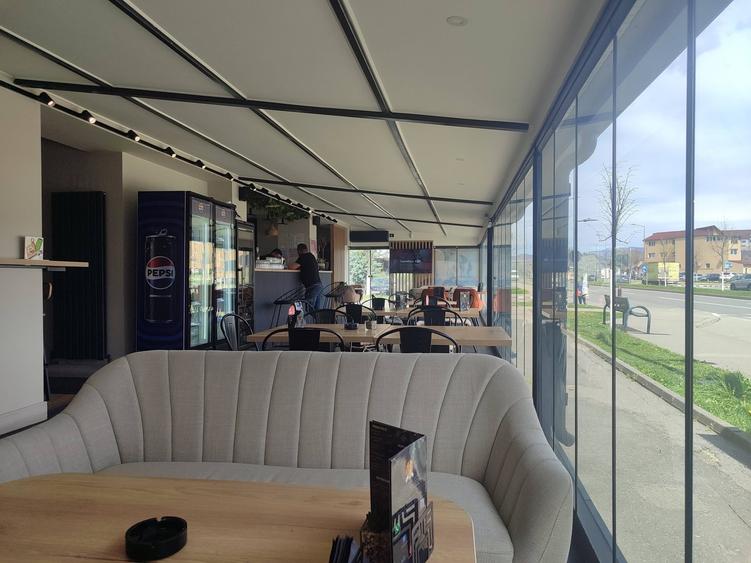 Spațiu comercial, de 200 mp, în Vest