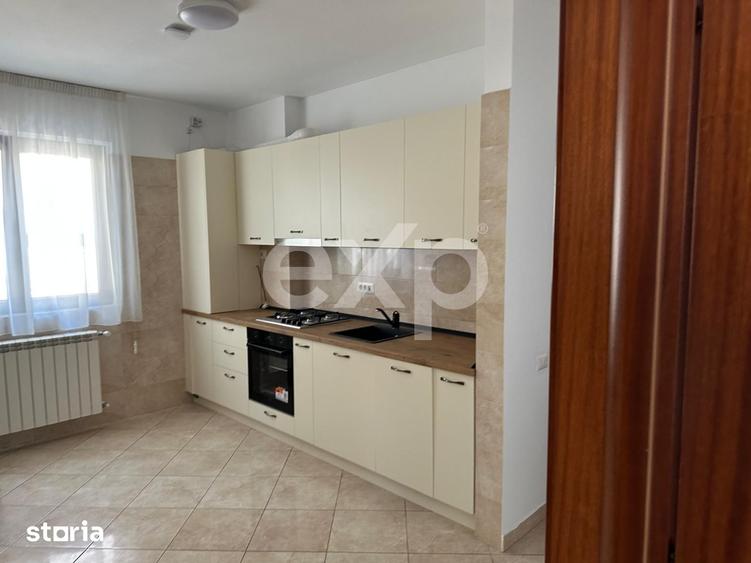 Apartament cu 3 camere decomandat, mobilat în Primăverii