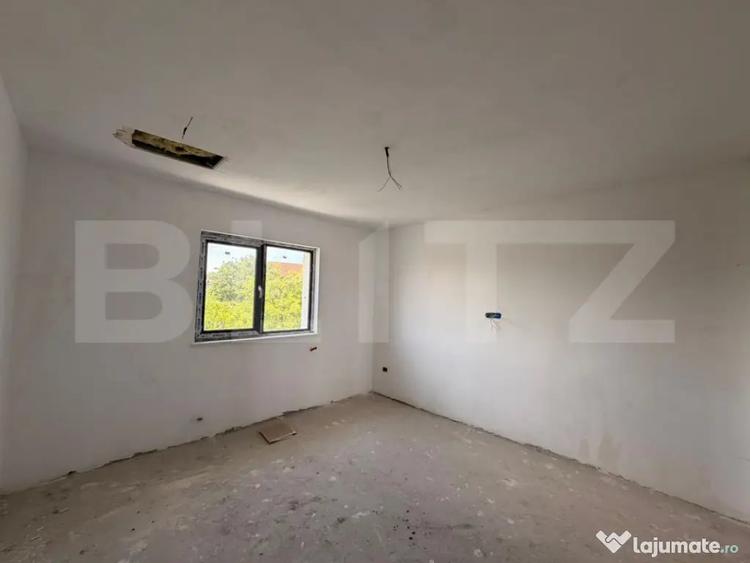 Apartament cu 4 camere decomandat în Central
