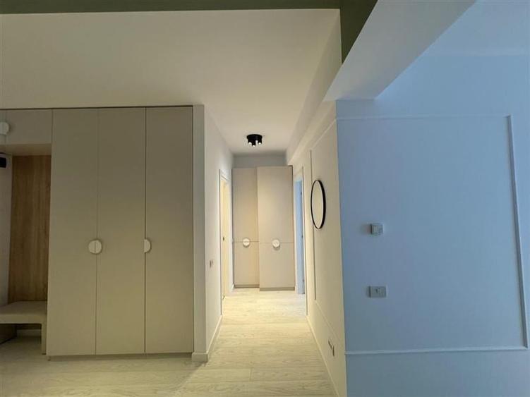 Apartament cu 2 camere semidecomandat, mobilat în Fundeni