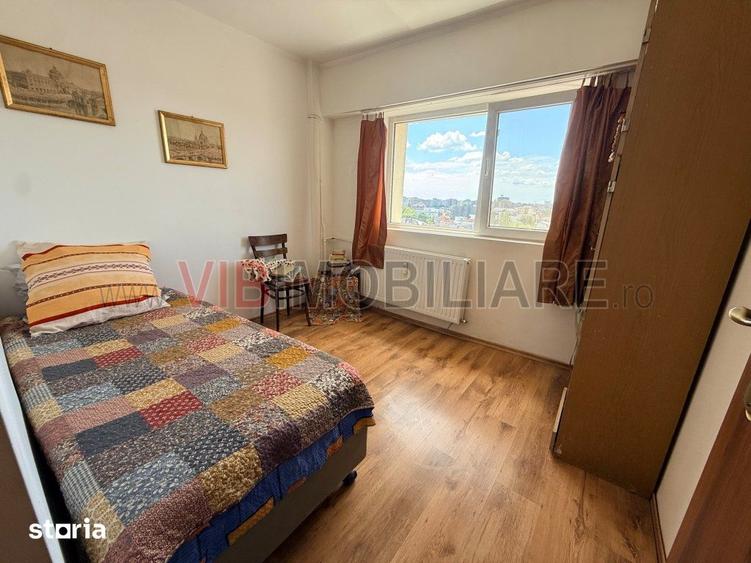Apartament cu 4 camere decomandat în Ștefan cel Mare