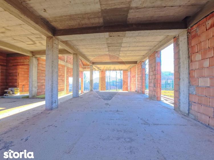 Casă cu 5 camere cu Teren 1851 Mp în Hemeiuș