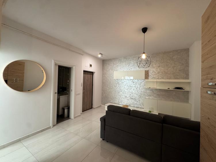 Apartament cu 2 camere semidecomandat în Centru Civic