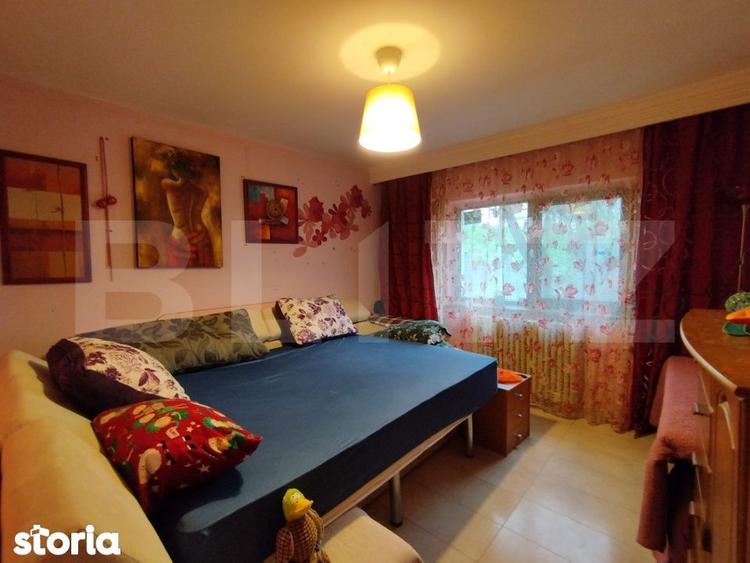 Apartament cu 3 camere decomandat în Nicolina