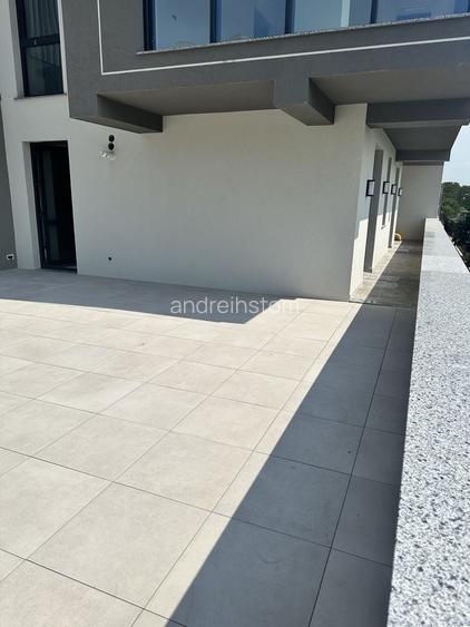 Apartament nou 3 camere, terasa 84 mp, loc de parcare, etaj 1, zona Metro