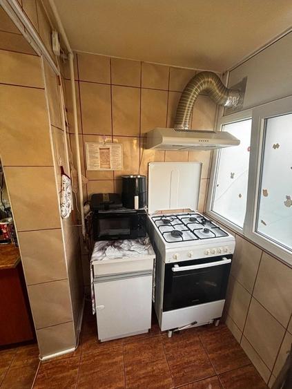 Apartament cu 3 camere decomandat, mobilat în Rahova