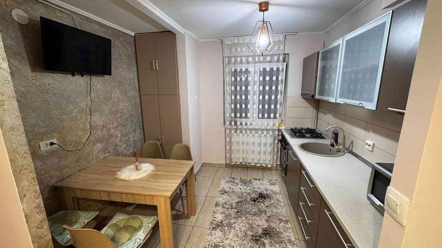 Apartament cu 2 camere semidecomandat în Central