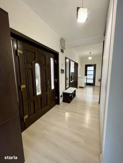 Casă cu 6 camere cu Teren 500 Mp în Central