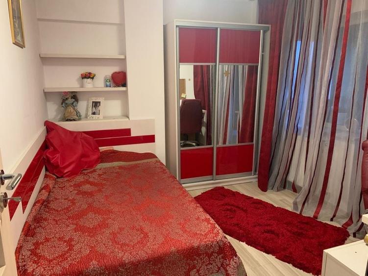 Apartament cu 3 camere decomandat în Babadag