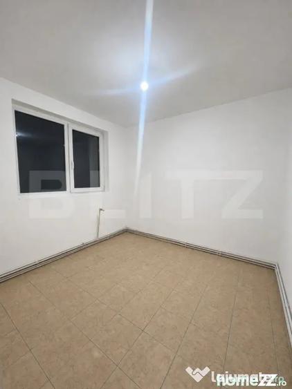 Apartament/Spatiu comercial pentru Amanet/Frizerie/Salon -Ac - 1