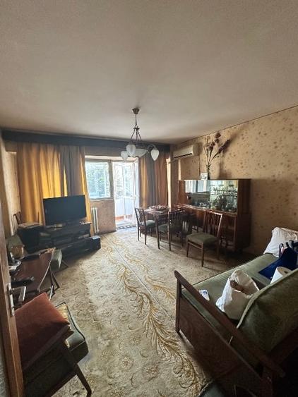 Apartament cu 4 camere decomandat în Militari