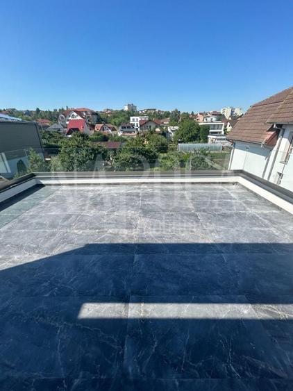 Apartament cu 4 camere semidecomandat în Andrei Mureșanu