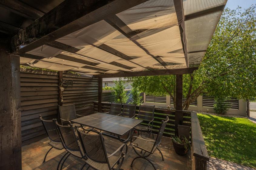 Casă individuală cu 4 camere cu Piscina în Domnești