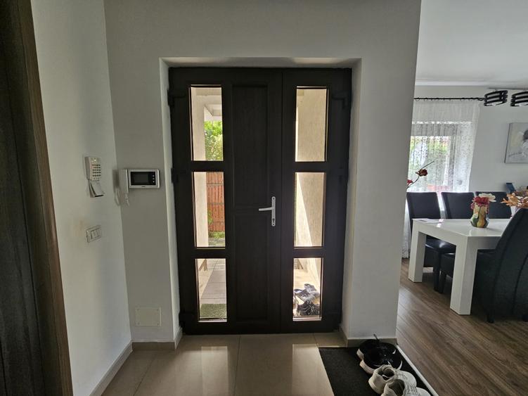 Duplex cu 4 camere cu Canalizare în Dumbrăvița