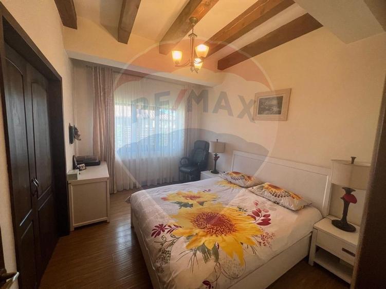 Casă cu 4 camere cu Teren 328 Mp în Golești