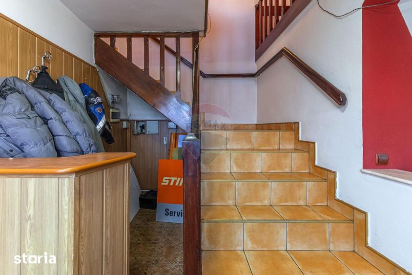 Casă cu 6 camere cu Teren 467.6 Mp în Aurel Vlaicu