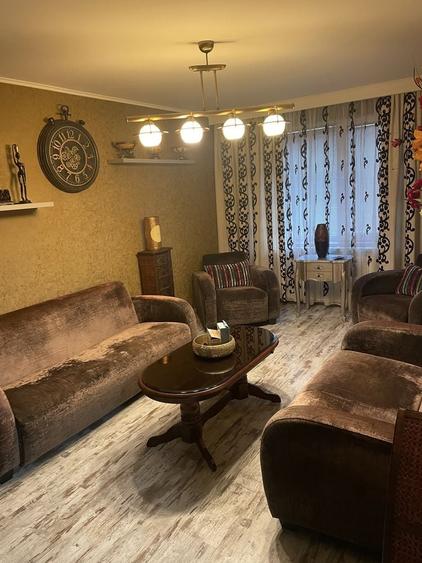 Apartament cu 3 camere decomandat în Central