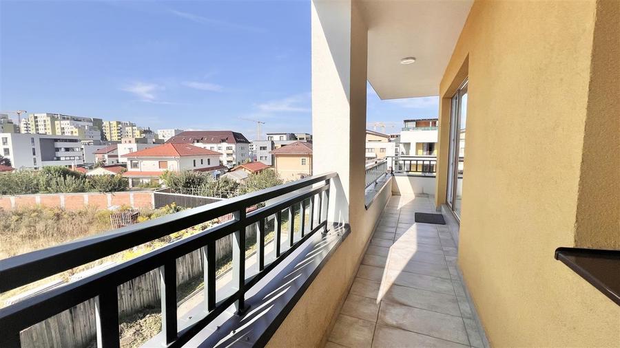 Apartament cu 2 camere decomandat în Tractorul