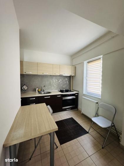 Apartament cu 3 camere decomandat, mobilat în Republicii