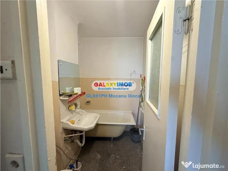 Apartament cu 3 camere semidecomandat în Cina