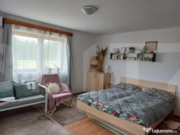 Casă cu 2 camere cu Teren 1800 Mp în Vârfurile