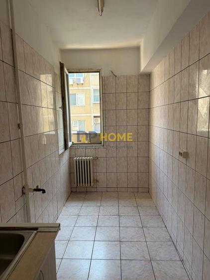 Apartament cu 3 camere semidecomandat în Kogălniceanu