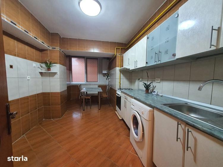 Apartament cu 3 camere decomandat în Faleză